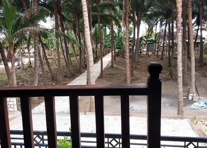 Hotel Coconut Hill Batununggul