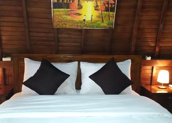 Coconut Hill 3*