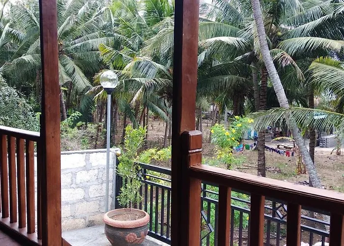 Coconut Hill 3*