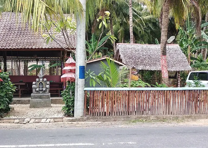 Coconut Hill Hotel Batununggul